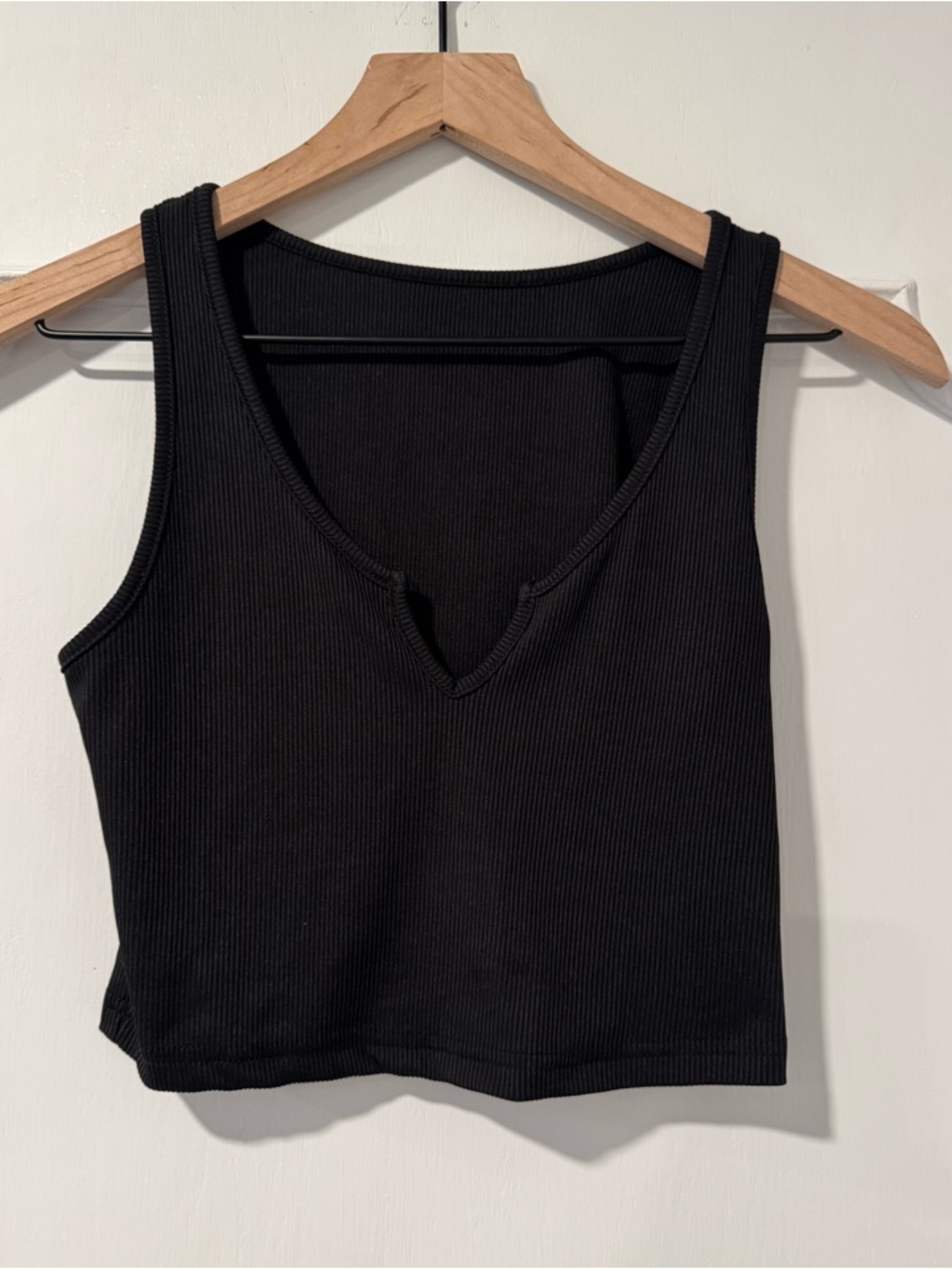 SHEIN Black Sleeveless Lightweight Ribbed Crop Top - Size Small